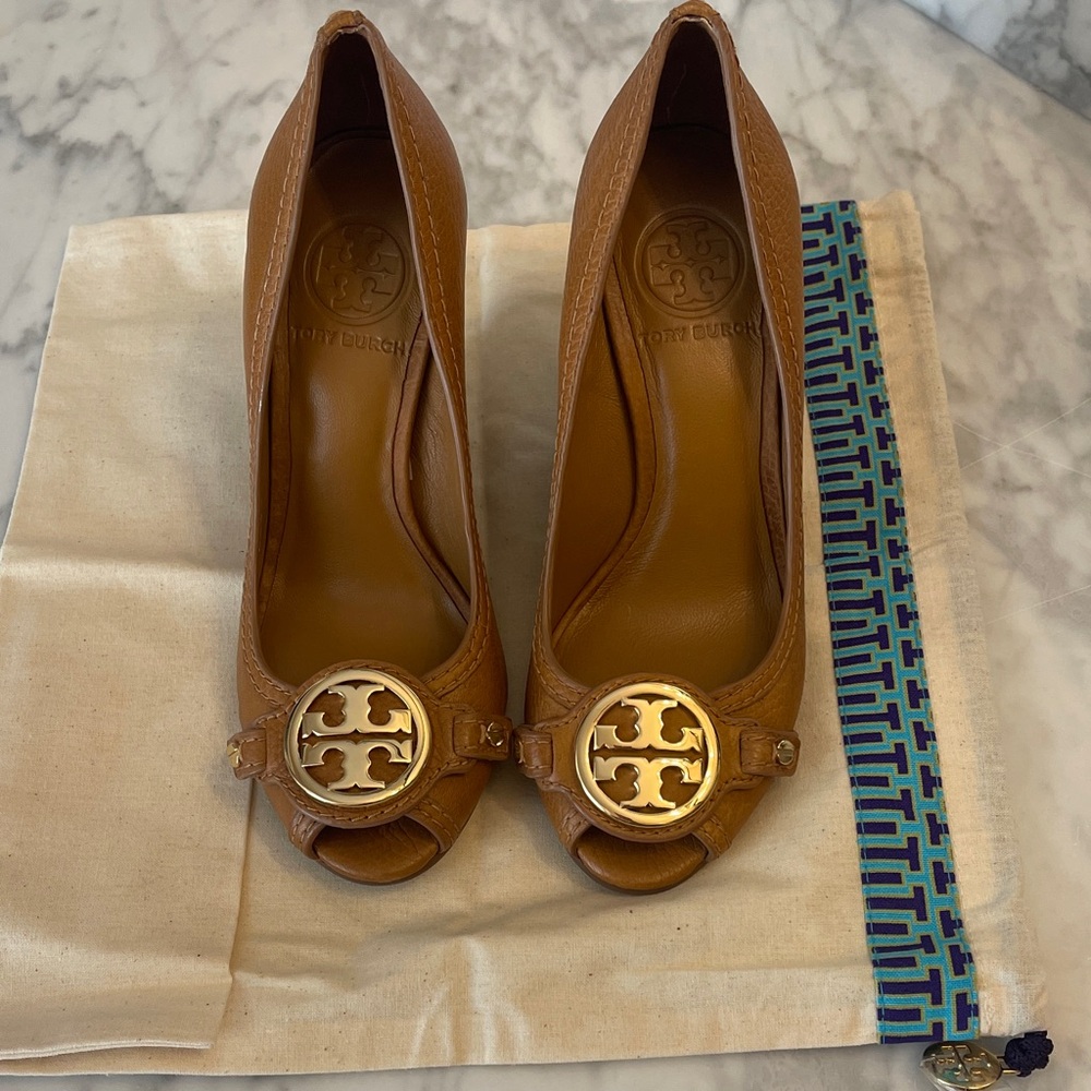 Tory Burch Tan Peep-Toe Wedge Heels with Gold Logo. Never been worn but no box!